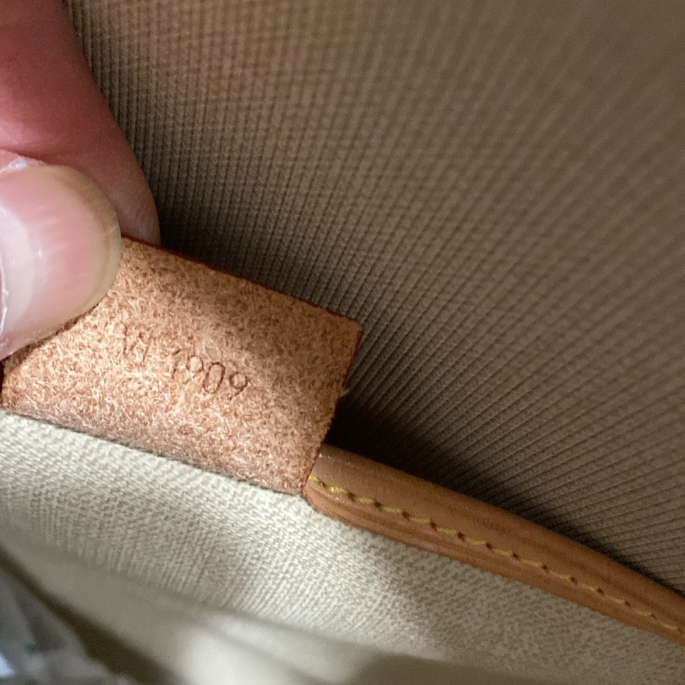 Authentic LV excursion bag - Picture 7 of 9